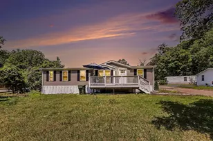 28 Castle Ct, Stafford, VA 22554 - Photo 1
