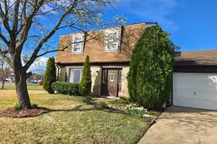 913 Spring Garden Ln, Virginia Beach, VA 23452 - Photo 1