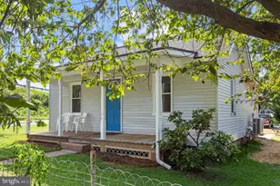 821 N Bayard Ave, Waynesboro, VA 22980 - Photo 1