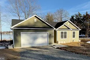 1224 Shore Dr, Colonial Beach, VA 22443 - Photo 1