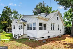 38 4th St, Colonial Beach, VA 22443 - Photo 1