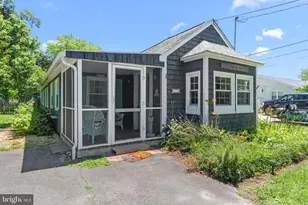 716 Bancroft Ave, Colonial Beach, VA 22443 - Photo 1