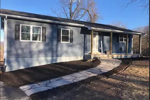 138 Grimes Golden Rd, Linden, VA 22642 - Photo 2