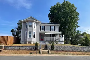 27 W 11th St, Front Royal, VA 22630 - Photo 1