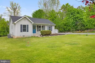 225 Cedar Creek Dr, Harpers Ferry, WV 25425 - Photo 1
