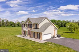 250 Paulas Cir, Kearneysville, WV 25430 - Photo 1