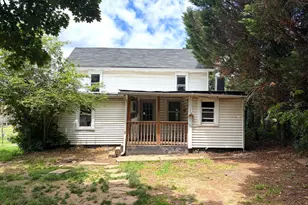 323 W Academy St, Charles Town, WV 25414 - Photo 1