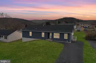 1525 Beacon St, Keyser, WV 26726 - Photo 1