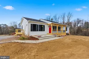 14 Anderson Ct, Berkeley Springs, WV 25411 - Photo 1