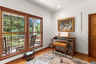 690 Page St, Scottsville, VA 24590 - Photo 8