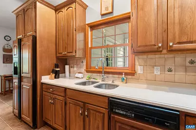 690 Page St, Scottsville, VA 24590 - Photo 14