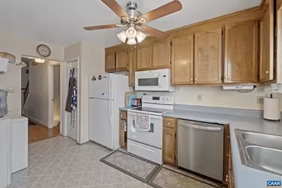 2319 Finch Ct, Charlottesville, VA 22911 - Photo 20