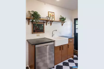 349 NW 10th St, Charlottesville, VA 22903 - Photo 12