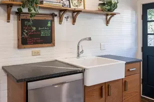 349 NW 10th St, Charlottesville, VA 22903 - Photo 12