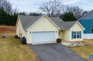 147 W Stratford Pl, Madison Heights, VA 24572 - Photo 2