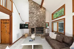 278 E Catoctin Dr, Wintergreen Resort, VA 22967 - Photo 12