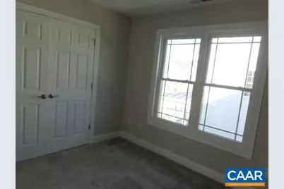 208 Windsor Dr, Fishersville, VA 22939 - Photo 10