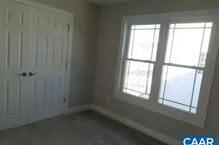 208 Windsor Dr, Fishersville, VA 22939 - Photo 10