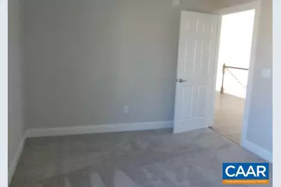 208 Windsor Dr, Fishersville, VA 22939 - Photo 8