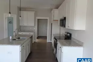 208 Windsor Dr, Fishersville, VA 22939 - Photo 14