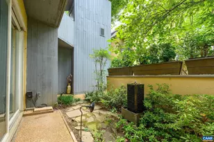 207 NW 2nd St, Charlottesville, VA 22902 - Photo 2