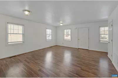 354 NW 10 1/2 St, Charlottesville, VA 22903 - Photo 12