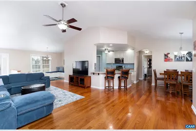 202 Bartley St, Dayton, VA 22821 - Photo 6