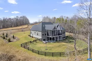 2019 Fairhill Mountain Vw, Charlottesville, VA 22903 - Photo 2