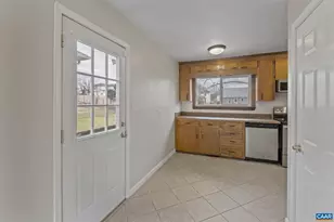 1214 Grove St, Charlottesville, VA 22903 - Photo 14