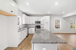 36B Bethune St, Scottsville, VA 24590 - Photo 18