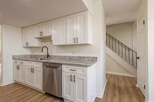 138 Scarborough Pl, Charlottesville, VA 22903 - Photo 4