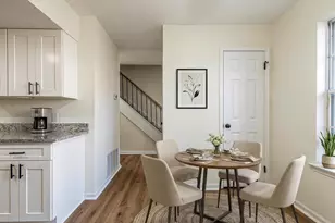 138 Scarborough Pl, Charlottesville, VA 22903 - Photo 6