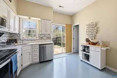 943 Huntwood Ln, Charlottesville, VA 22901 - Photo 10