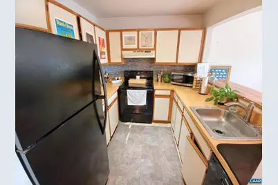 1243 Cedars Ct #B19, Charlottesville, VA 22903 - Photo 10