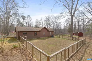 3205 Polecat Crk Ln, Scottsville, VA 24590 - Photo 10