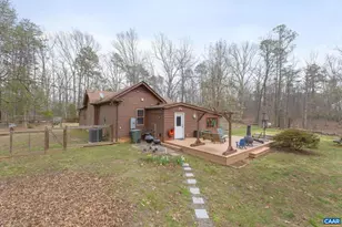 3205 Polecat Crk Ln, Scottsville, VA 24590 - Photo 8