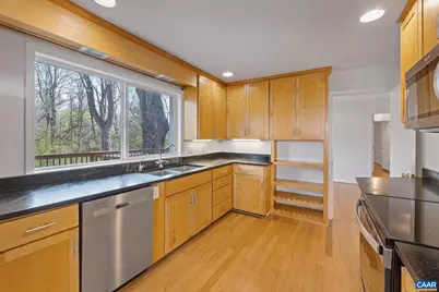 617 Davis Ave, Charlottesville, VA 22901 - Photo 6