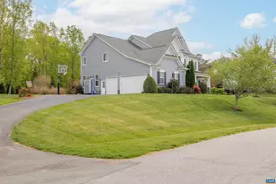 1630 Victor Pl, Charlottesville, VA 22903 - Photo 2