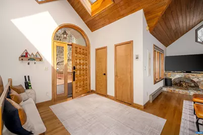 327 Crawfords Edge, Roseland, VA 22967 - Photo 4