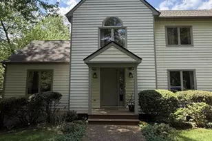 446 Peacock Dr, Charlottesville, VA 22903 - Photo 2