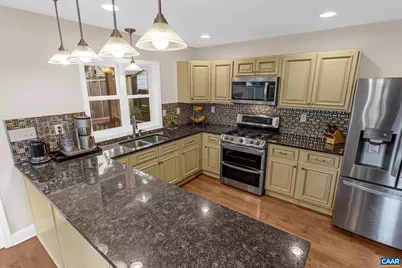 302 NW 11th St, Charlottesville, VA 22903 - Photo 26