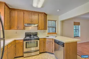 718 Exton Ct, Charlottesville, VA 22901 - Photo 4