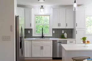 2208 Banbury St, Charlottesville, VA 22901 - Photo 10
