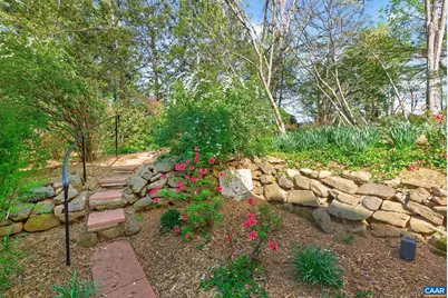 2409 Kerry Ln, Charlottesville, VA 22901 - Photo 16