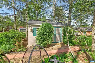 2409 Kerry Ln, Charlottesville, VA 22901 - Photo 14