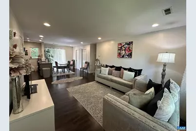 2412 Barracks Pl #3, Charlottesville, VA 22901 - Photo 2