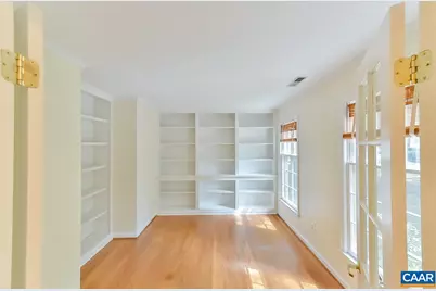 1012 Wildmere Pl, Charlottesville, VA 22901 - Photo 4