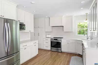 3310 Woodcreek Dr, Charlottesville, VA 22911 - Photo 10