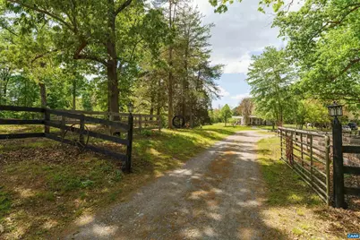 418 James River Rd, Scottsville, VA 24590 - Photo 2