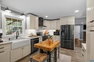 134 W Park Dr, Charlottesville, VA 22901 - Photo 10
